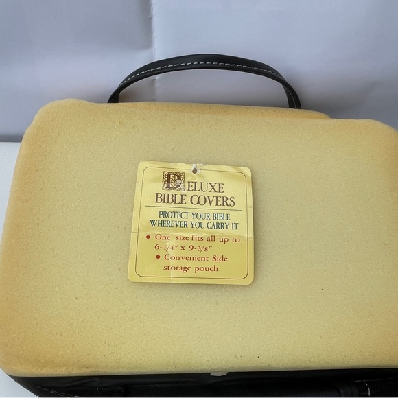 Nelson Regency Deluxe Bible Cover with Pink Floral Design - Picture 2 of 16